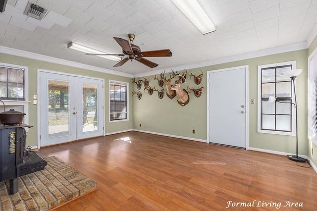 776 South First Street, Huntington, TX 75949