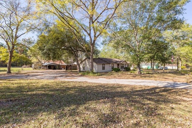 776 South First Street, Huntington, TX 75949
