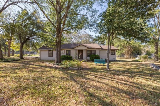 776 South First Street, Huntington, TX 75949