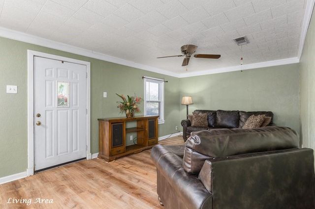 776 South First Street, Huntington, TX 75949