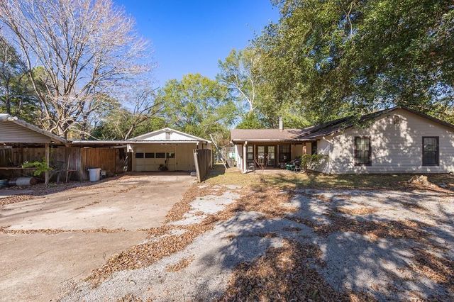 776 South First Street, Huntington, TX 75949