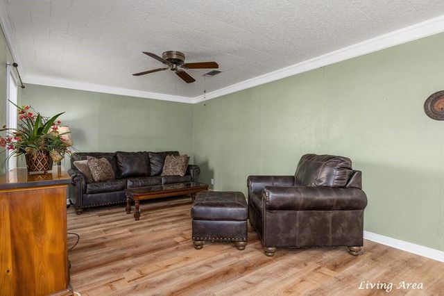 776 South First Street, Huntington, TX 75949