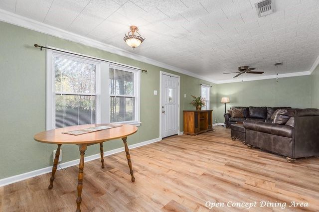 776 South First Street, Huntington, TX 75949