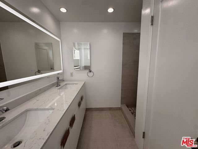8550 Holloway Drive 101, West Hollywood, CA 90069