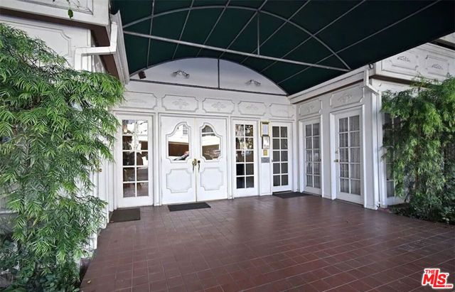8550 Holloway Drive 101, West Hollywood, CA 90069