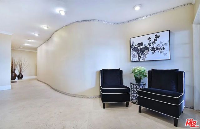 8550 Holloway Drive 101, West Hollywood, CA 90069