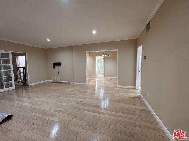 8550 Holloway Drive 101, West Hollywood, CA 90069