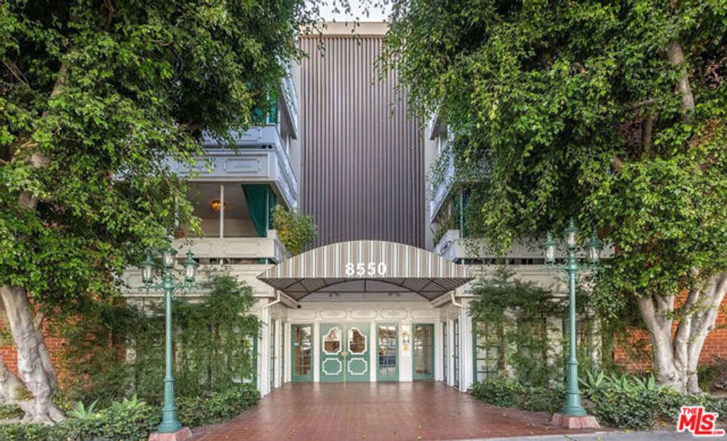 8550 Holloway Drive 101, West Hollywood, CA 90069