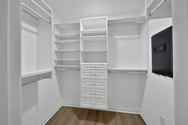 35 S Apple Springs Circle, The Woodlands, TX 77382
