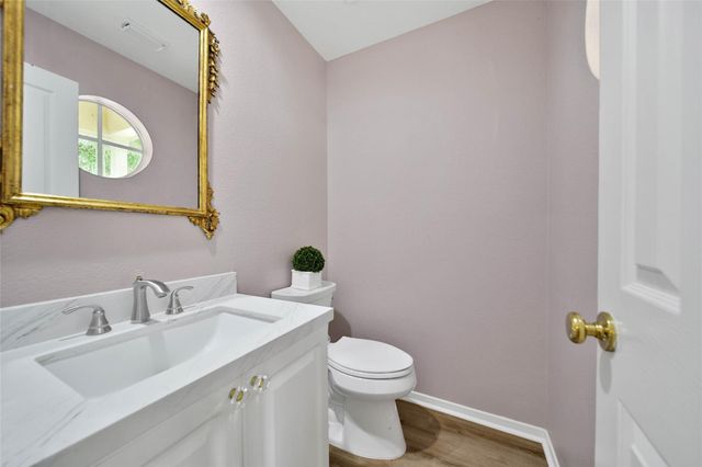 35 S Apple Springs Circle, The Woodlands, TX 77382