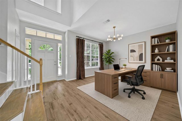 35 S Apple Springs Circle, The Woodlands, TX 77382