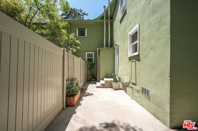 2004 Echo Park Avenue, Los Angeles, CA 90026