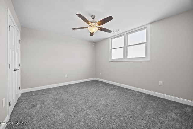 203 Villagers Way, Swansboro, NC 28584