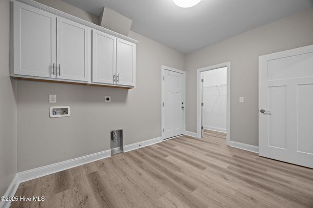 203 Villagers Way, Swansboro, NC 28584