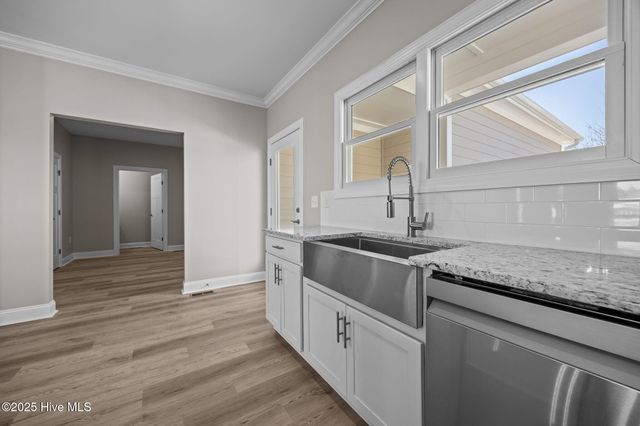 203 Villagers Way, Swansboro, NC 28584