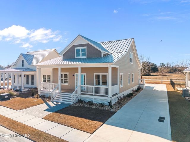 203 Villagers Way, Swansboro, NC 28584