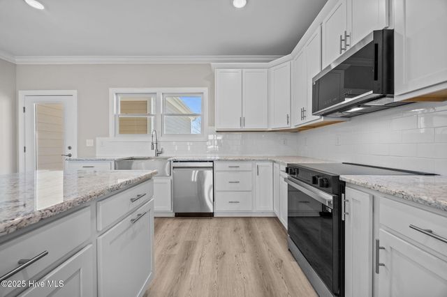 203 Villagers Way, Swansboro, NC 28584