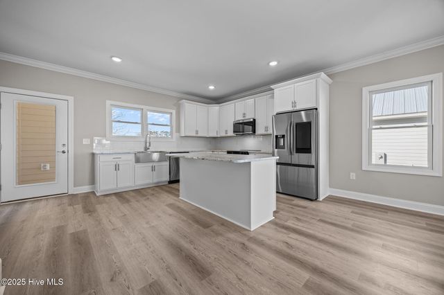 203 Villagers Way, Swansboro, NC 28584