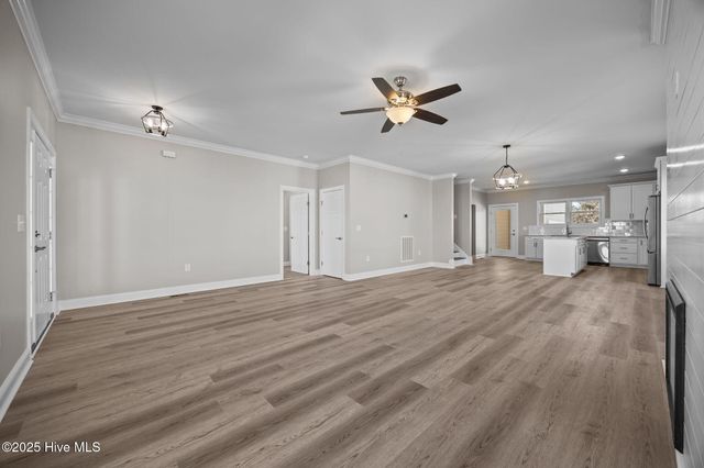 203 Villagers Way, Swansboro, NC 28584