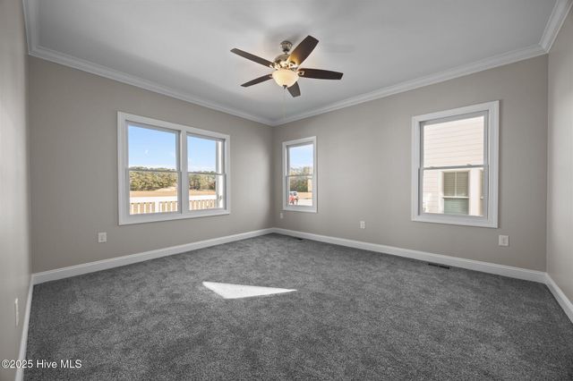 203 Villagers Way, Swansboro, NC 28584