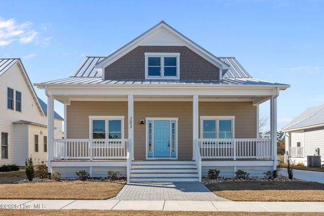 203 Villagers Way, Swansboro, NC 28584