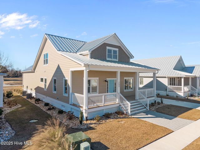 203 Villagers Way, Swansboro, NC 28584