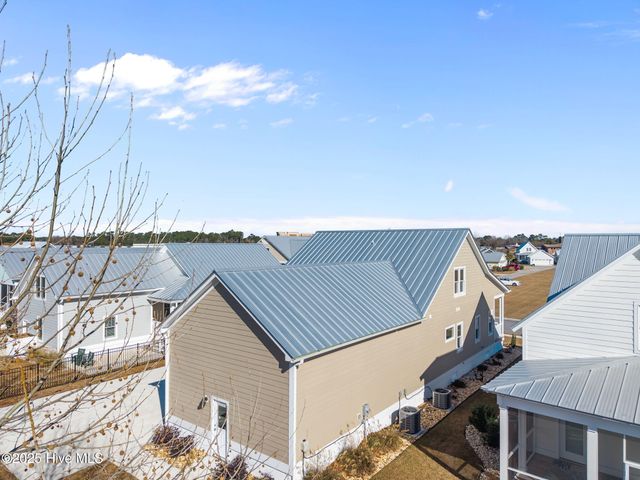 203 Villagers Way, Swansboro, NC 28584