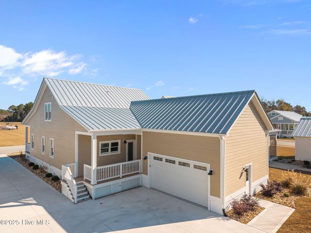 203 Villagers Way, Swansboro, NC 28584