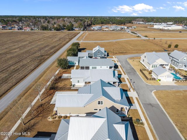 203 Villagers Way, Swansboro, NC 28584