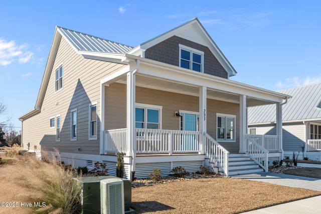 203 Villagers Way, Swansboro, NC 28584
