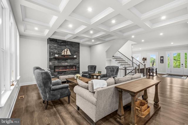 26829 BEECH BEND DR, Centreville, VA 20120