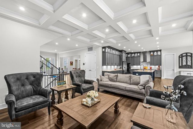 26829 BEECH BEND DR, Centreville, VA 20120