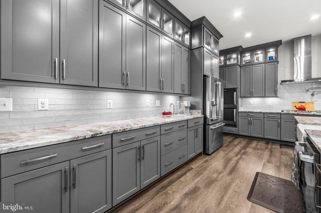 26829 BEECH BEND DR, Centreville, VA 20120