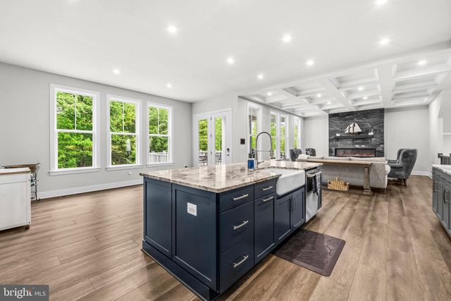 26829 BEECH BEND DR, Centreville, VA 20120
