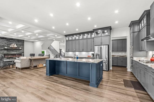 26829 BEECH BEND DR, Centreville, VA 20120
