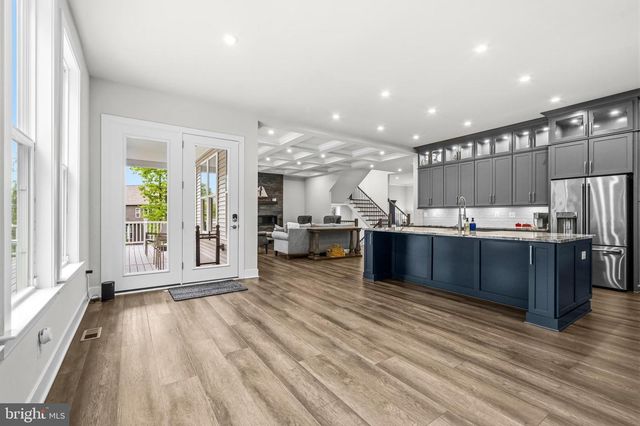 26829 BEECH BEND DR, Centreville, VA 20120