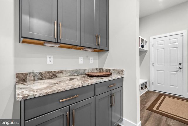 26829 BEECH BEND DR, Centreville, VA 20120