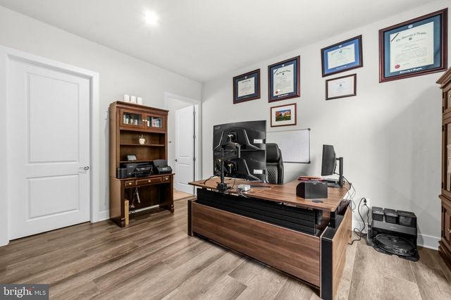 26829 BEECH BEND DR, Centreville, VA 20120