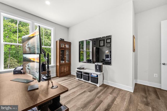 26829 BEECH BEND DR, Centreville, VA 20120