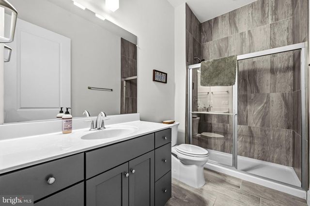 26829 BEECH BEND DR, Centreville, VA 20120