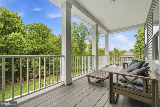 26829 BEECH BEND DR, Centreville, VA 20120