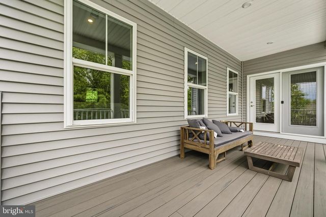 26829 BEECH BEND DR, Centreville, VA 20120