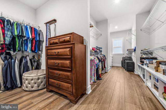 26829 BEECH BEND DR, Centreville, VA 20120