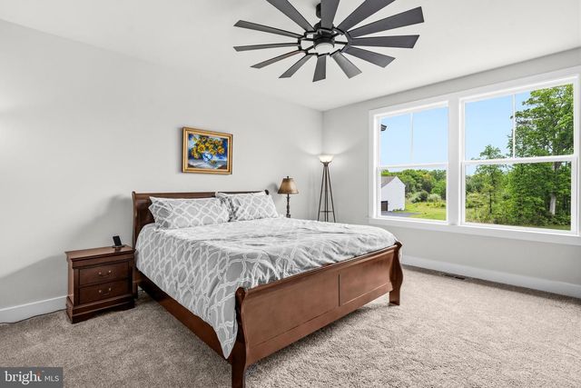 26829 BEECH BEND DR, Centreville, VA 20120