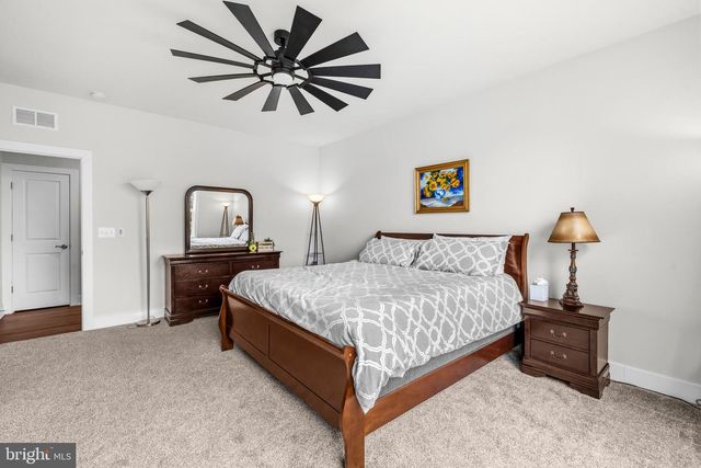 26829 BEECH BEND DR, Centreville, VA 20120