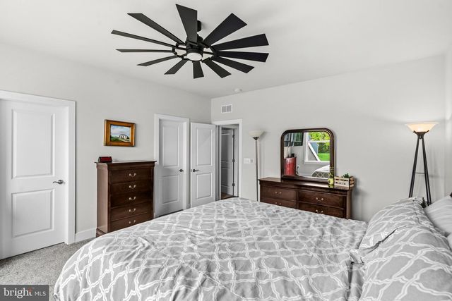 26829 BEECH BEND DR, Centreville, VA 20120