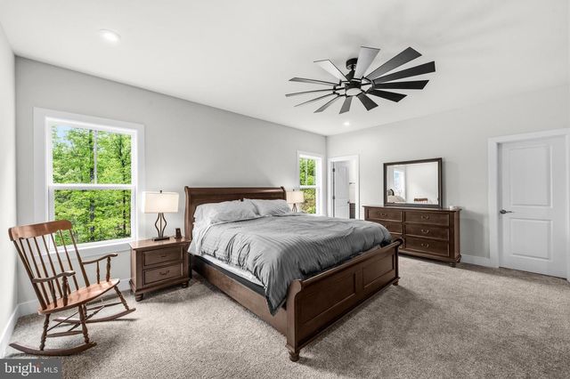 26829 BEECH BEND DR, Centreville, VA 20120