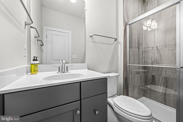 26829 BEECH BEND DR, Centreville, VA 20120