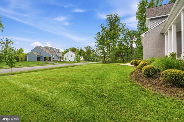 26829 BEECH BEND DR, Centreville, VA 20120