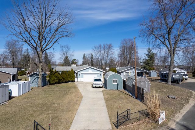 296 Island Drive, Beaverton, MI 48612